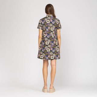 Vestido corto con mangas cortas