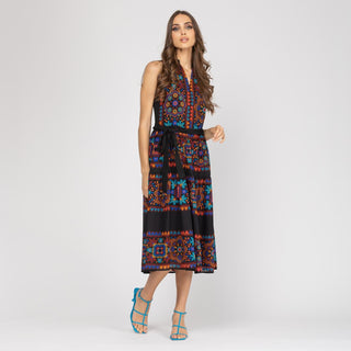 Vestido midi sin mangas con un escote redondo