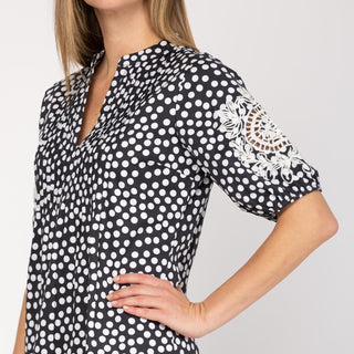 Vestido corto con bordado