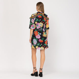 Vestido corto recto con estampado
