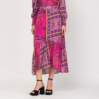 Falda midi estampada con volante