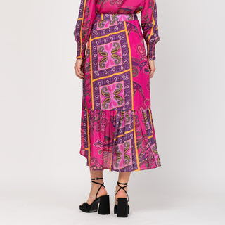 Falda midi estampada con volante