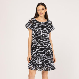 Vestido corto estampado con volantes