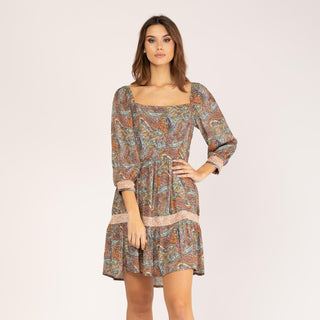 Vestido corto estampado paneles con encaje