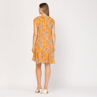 Vestido corto estampado con volantes