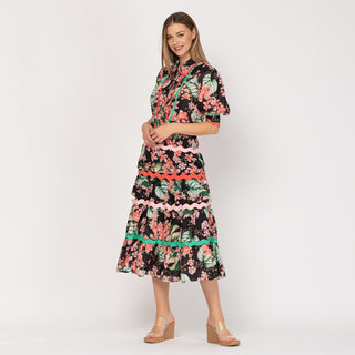 Falda midi estampada con paneles