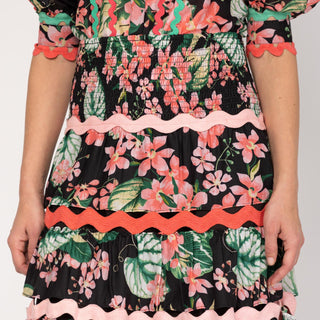 Falda midi estampada con paneles