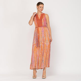 Vestido largo plisado con bordado