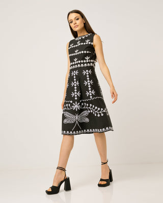 Vestido corto manga sisa con bordado