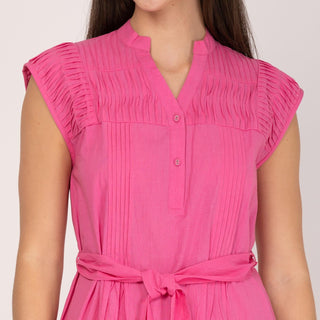 Vestido corto con plisado
