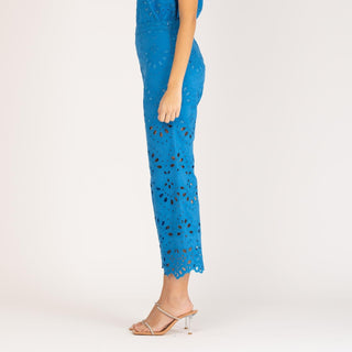 Pantalón campana algodón perforado azul