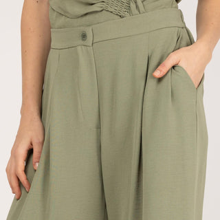 Pantalón ancho pliegues verde